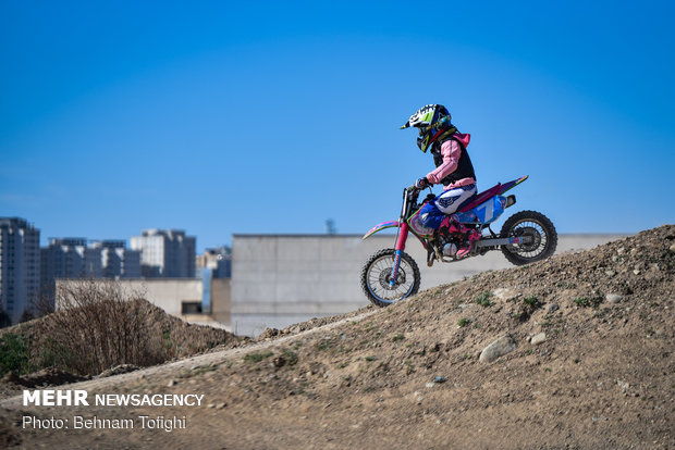 Nationwide motocross c’ship competition, special of female