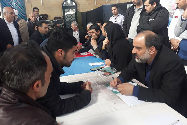 میز خدمت فرمانداری شهرستان البرز در محمدیه تشکیل شد