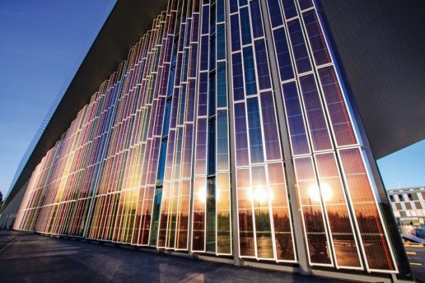 معاونت علمی از تولید اینورتر و پنل خورشیدی حمایت مالی می کند
