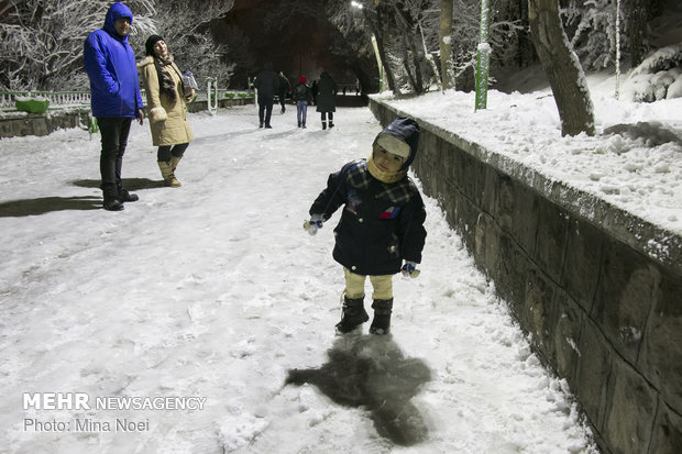 هطول الثلج بمدينة تبريز