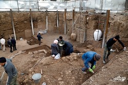 Remnants of historical bathhouse, sewage system unearthed in Rey    