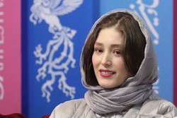 حضور فرشته حسینی با «تن منهای من» در تئاتر لبخند