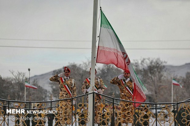 صبحگاه مشترک نیروهای مسلح استان زنجان به مناسبت دهه فجر