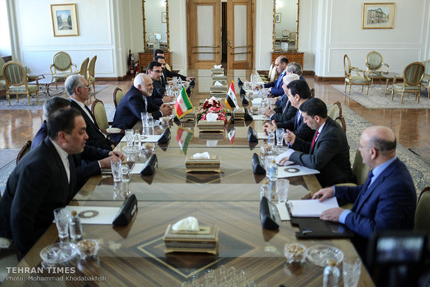 Zarif meets Syrian counterpart, UN envoy for Syria in Tehran