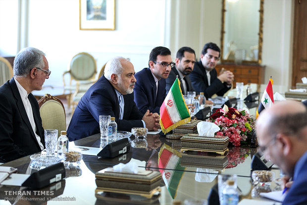 Zarif meets Syrian counterpart, UN envoy for Syria in Tehran