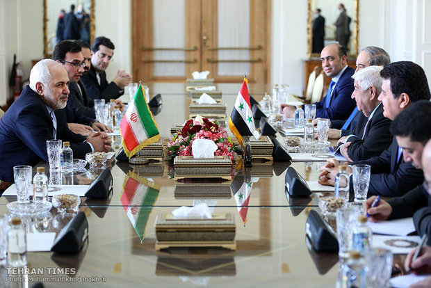 Zarif meets Syrian counterpart, UN envoy for Syria in Tehran