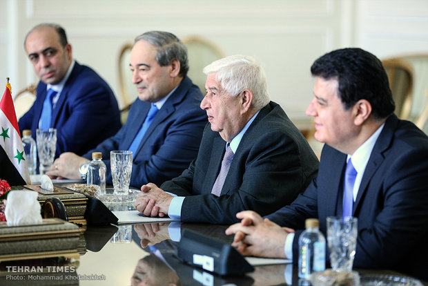 Zarif meets Syrian counterpart, UN envoy for Syria in Tehran