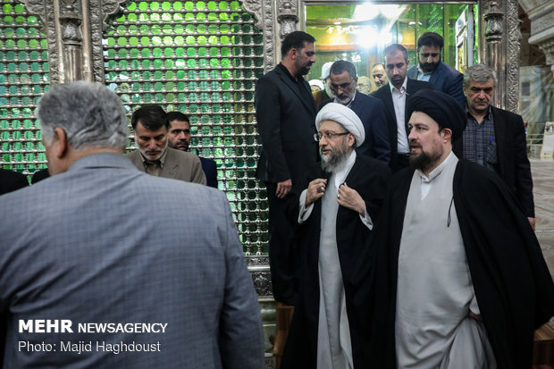 عدلیہ کے سربراہ کا حضرت امام خمینی (رہ) کے حرم میں تجدید عہد