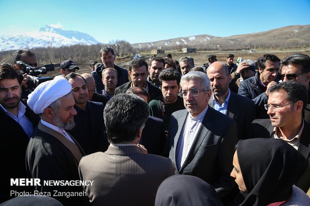 Energy min. Ardakanian visits Hamedan prov.