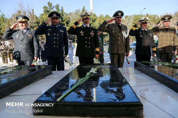 Army commanders hold presser in Tehran