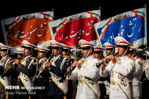 Army commanders hold presser in Tehran