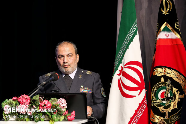 Army commanders hold presser in Tehran