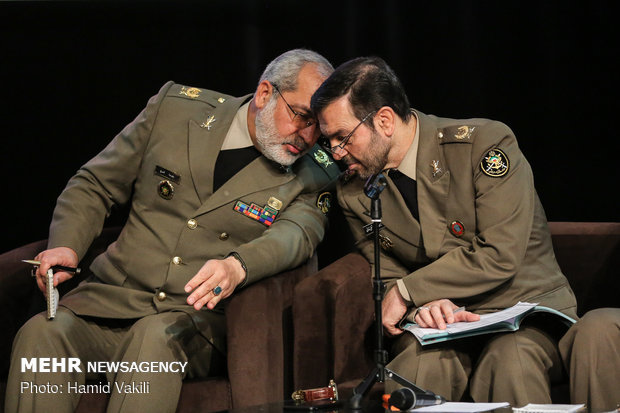 Army commanders hold presser in Tehran