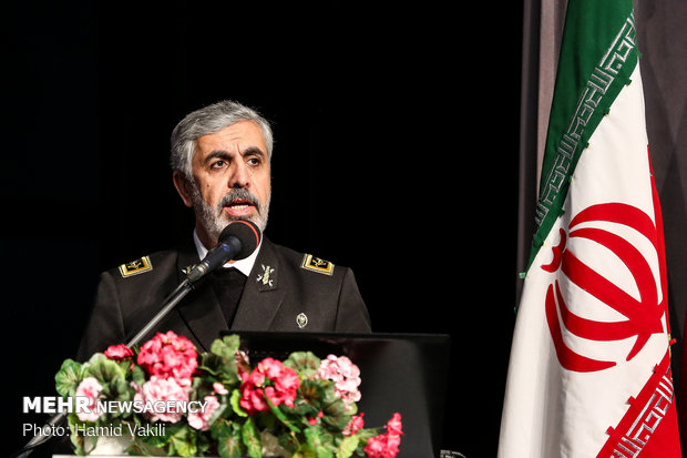 Army commanders hold presser in Tehran