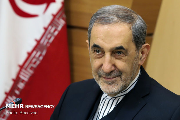 ولايتي: ايران لن تتدخل في الشأنين العراقي واللبناني 