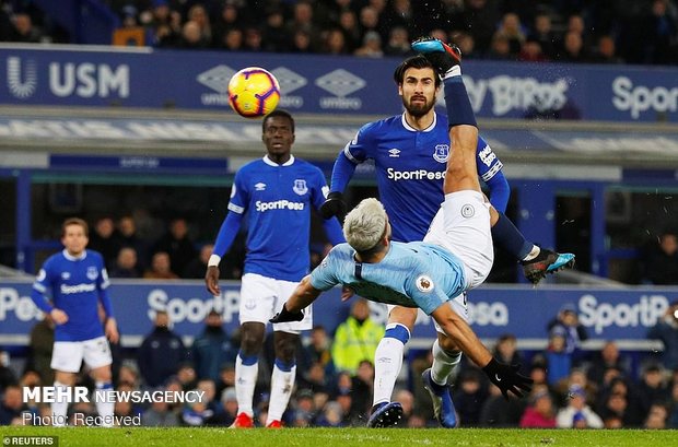 دیدار تیم های فوتبال اورتون و منچسترسیتی‎