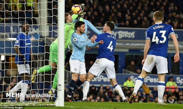 دیدار تیم های فوتبال اورتون و منچسترسیتی‎