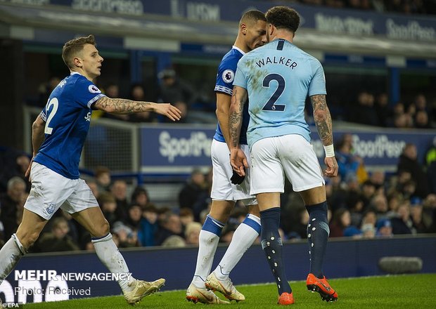 دیدار تیم های فوتبال اورتون و منچسترسیتی‎