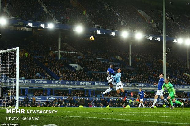 دیدار تیم های فوتبال اورتون و منچسترسیتی‎