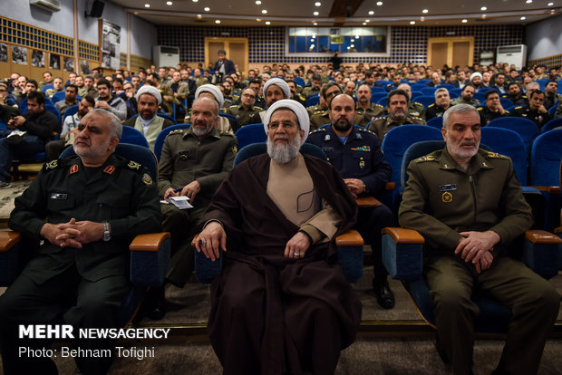 مراسم رونمایی از کتب «اندیشه‌های دفاعی فرمانده کل قوا در ارتش»