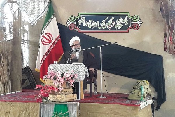 برنامه‌ریزی دشمن برای استفاده از فضای مجازی/ مسئولان نظارت کنند