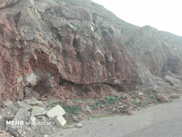 مرگ یک فوتبالیست براثر سقوط سنگ در جاده فیروزکوه