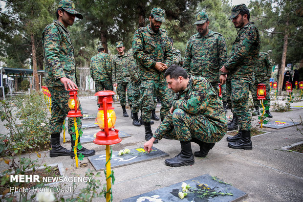 آئین «میهمانی لاله‌ها» در گلزار شهدای تهران