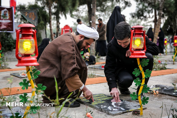 آئین «میهمانی لاله‌ها» در گلزار شهدای تهران