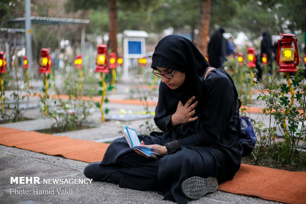 آئین «میهمانی لاله‌ها» در گلزار شهدای تهران