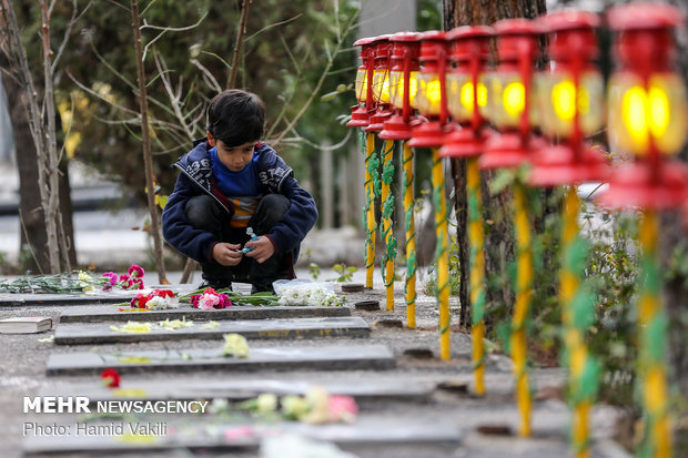 آئین «میهمانی لاله‌ها» در گلزار شهدای تهران