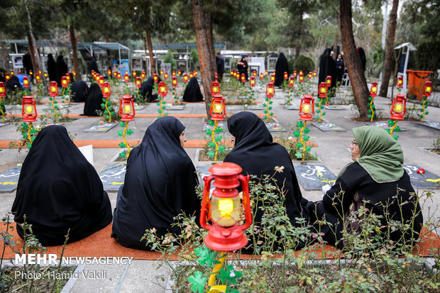 آئین «میهمانی لاله‌ها» در گلزار شهدای تهران