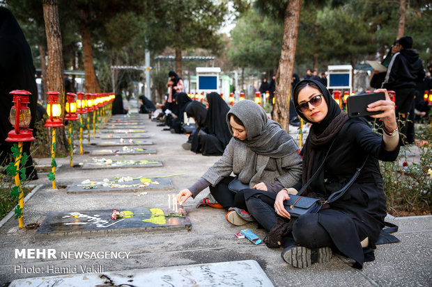 آئین «میهمانی لاله‌ها» در گلزار شهدای تهران