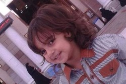 تشييع جثمان الطفل السعودي الذي ذُبِح من قبل سائق وهابي