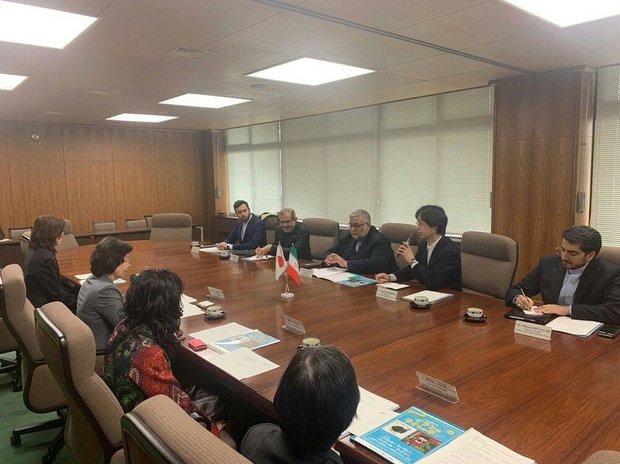 رئیس سازمان فرهنگ و ارتباطات اسلامی در جریان سفر به ژاپن، از کتابخانه ملی...