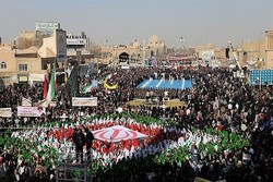 Yazd halkı İslam Devrimi Zafer Günü'nü kutladı