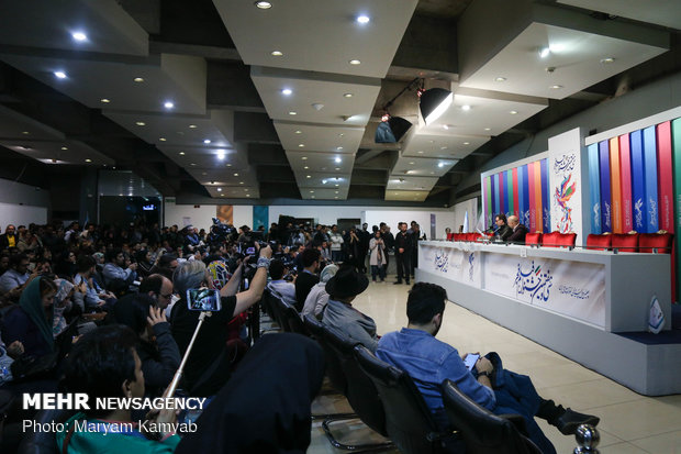 نشست خبری اعلام اسامی نامزدهای سی و هفتمین جشنواره فیلم فجر