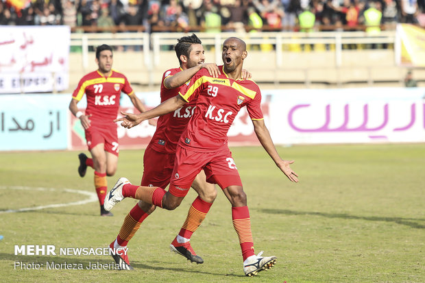 پیروزی فولاد خوزستان مقابل سپیدرود در نیمه نخست