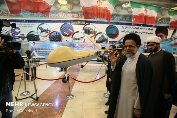 Intelligence min visits 'Eghtedar 40' expo