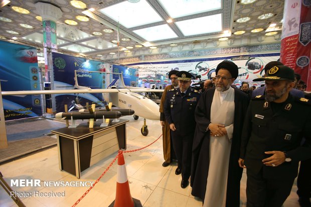 Intelligence min visits 'Eghtedar 40' expo