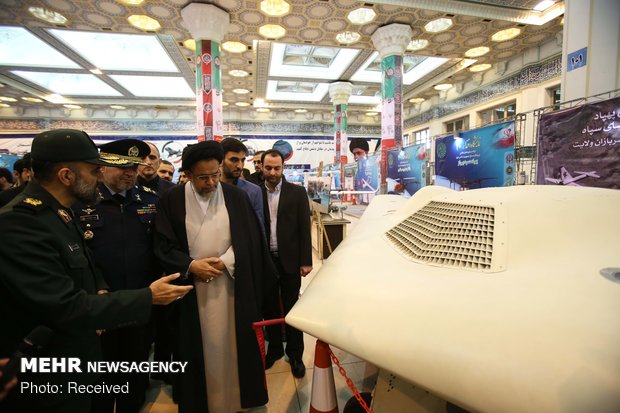 Intelligence min visits 'Eghtedar 40' expo