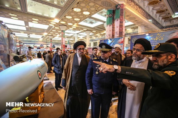 Intelligence min visits 'Eghtedar 40' expo