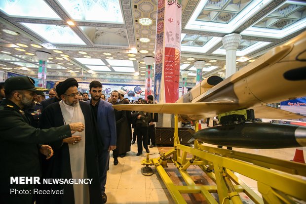 Intelligence min visits 'Eghtedar 40' expo