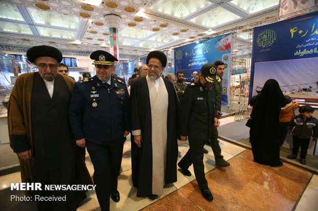 Intelligence min visits 'Eghtedar 40' expo