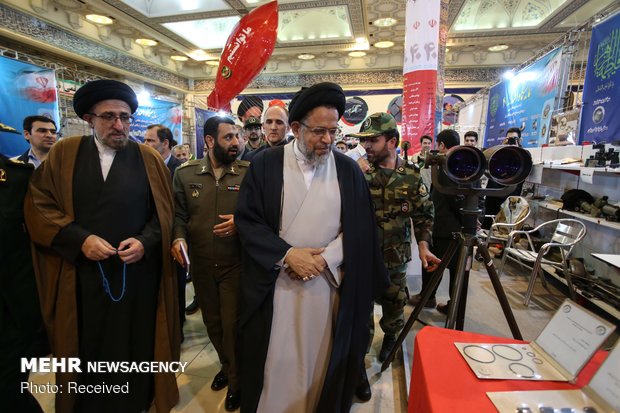 Intelligence min visits 'Eghtedar 40' expo