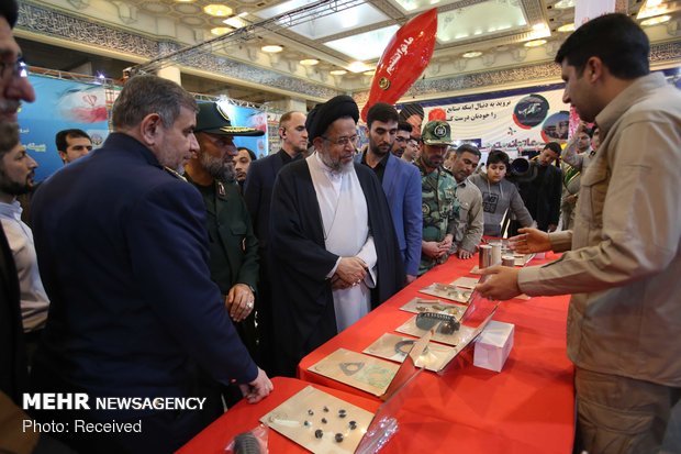 Intelligence min visits 'Eghtedar 40' expo