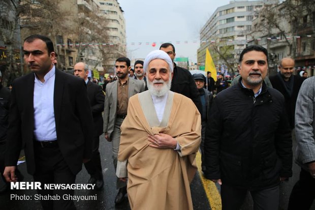 Senior officials join public rallies on Islamic Revolution anniv.