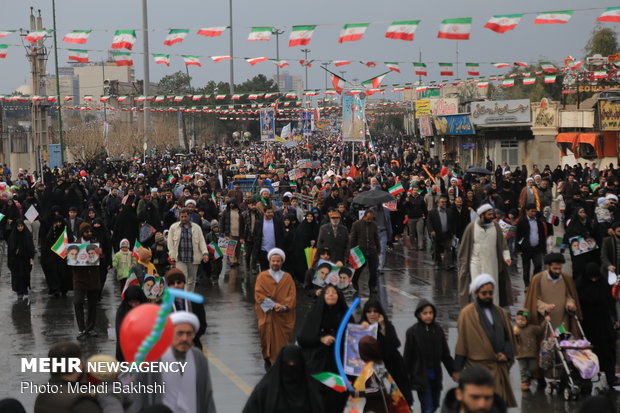 حماسه مردم قم در راهپیمایی ۲۲ بهمن