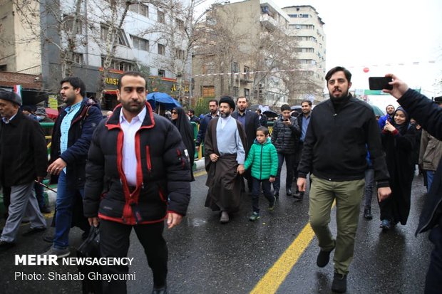 Senior officials join public rallies on Islamic Revolution anniv.