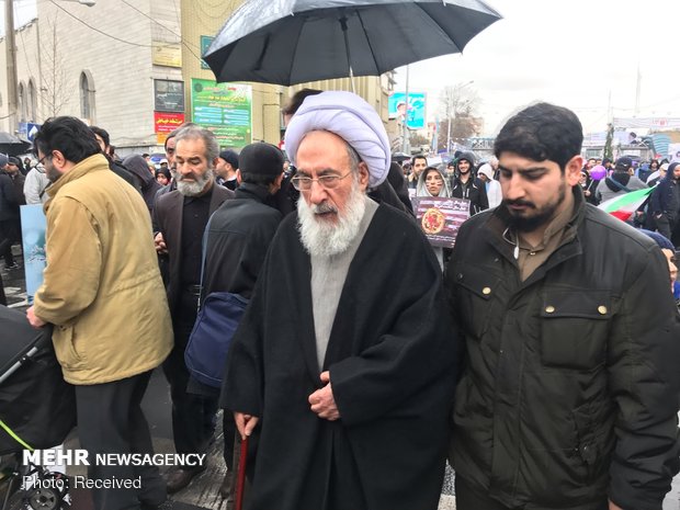 Senior officials join public rallies on Islamic Revolution anniv.