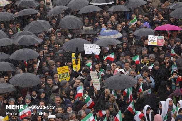 آمریکا نمی‌تواند ملت ایران را با تحریم به زانو درآورد